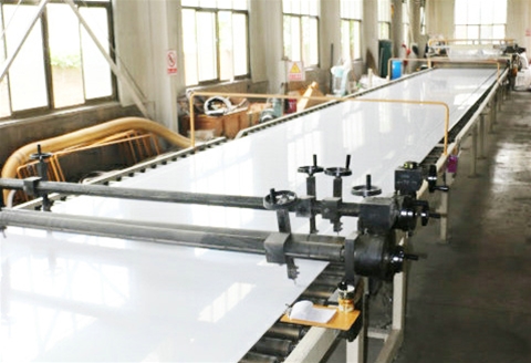 尼龍鏈條導(dǎo)軌廠(chǎng)家車(chē)間設(shè)備